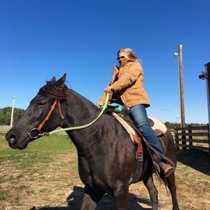 Meet your Posher, Courtney